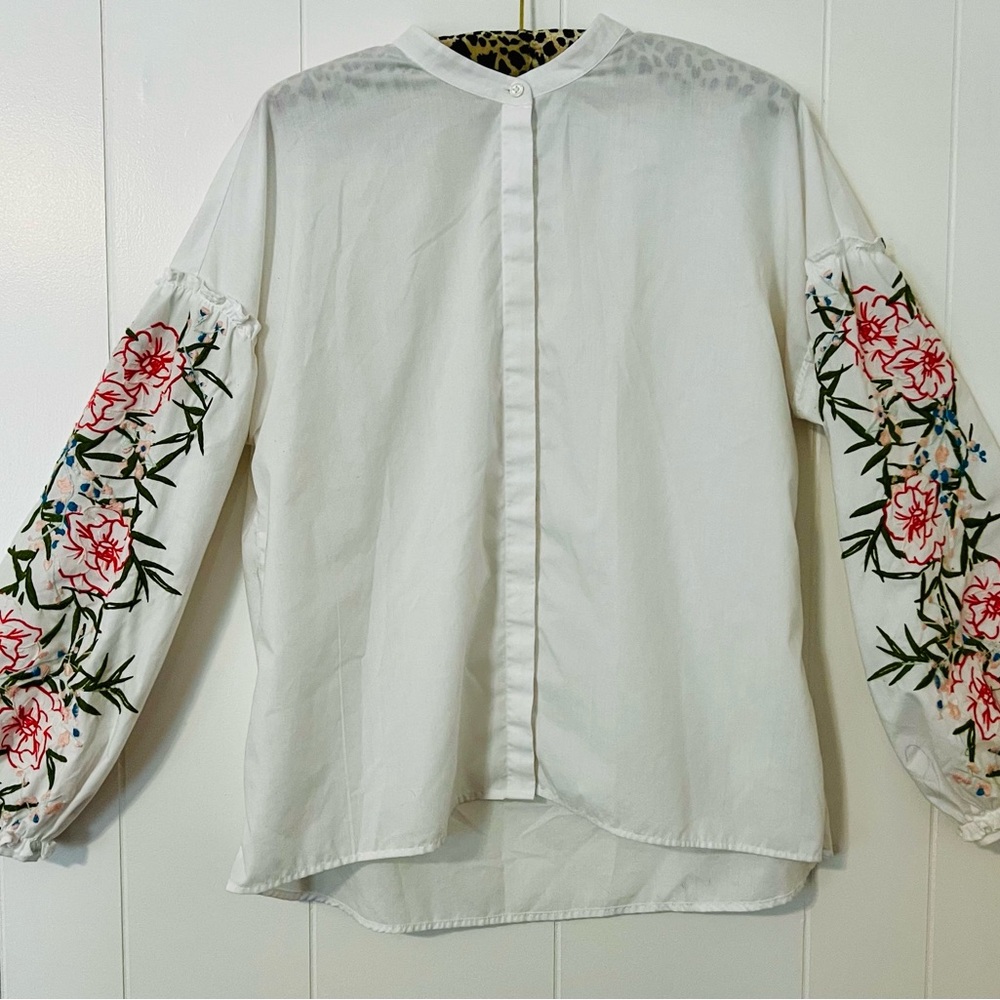 Kaari Blue White Long Sleeve Embellished Blouse